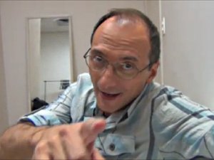 Britto Jr. revela alguns segredos da nova edição do reality; assista!